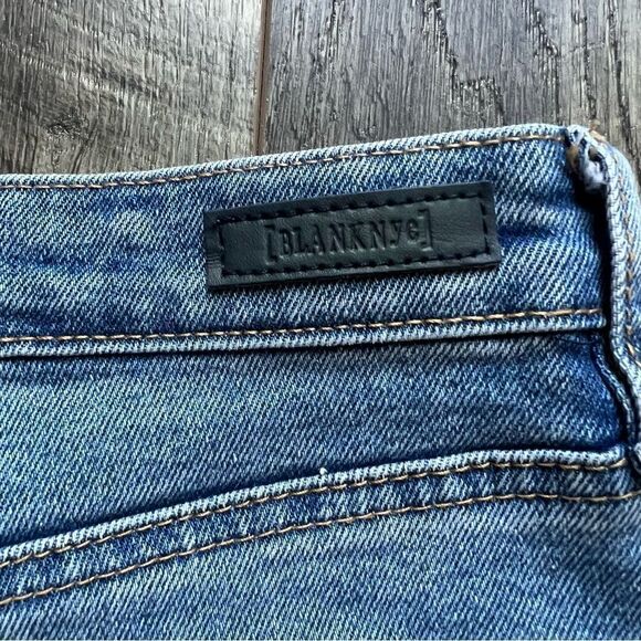 Blank NYC The Barrow Vintage High Rise Short Button Fly Distressed Denim Size 28 - Picture 7 of 12